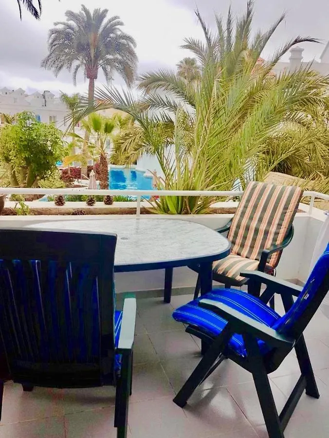 Contacts de Amazing Beachfront, Pool And Terrace